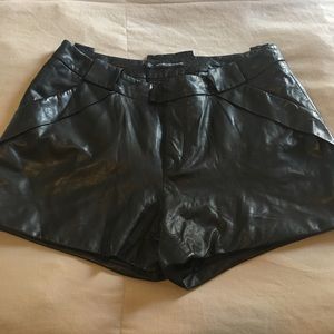 WALTER BAKER BLACK LEATHER SHORTS