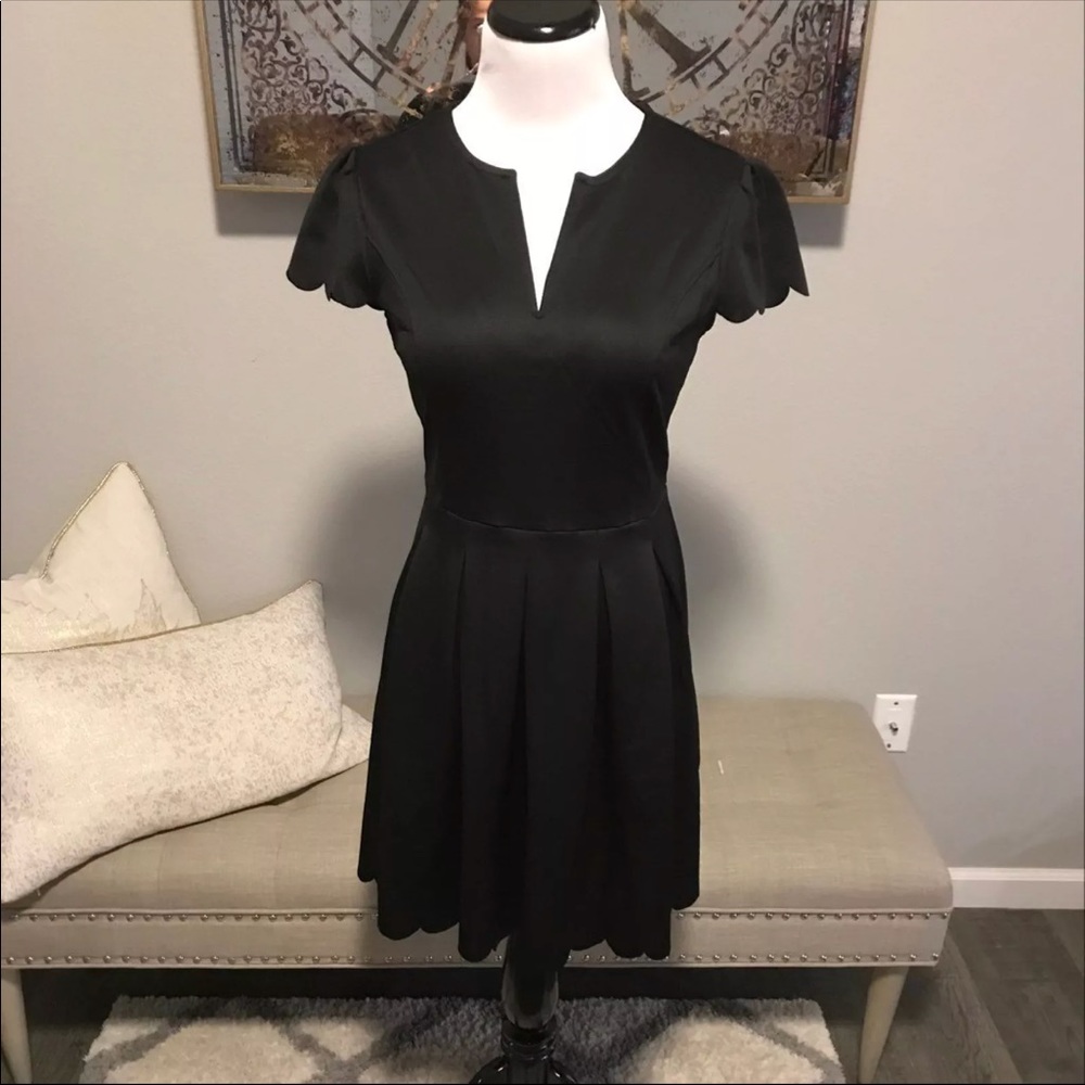 Sweet Scallop Pleated Dress