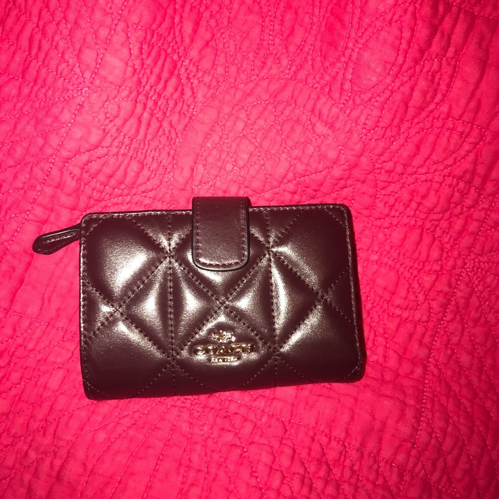 ‼️‼️‼️SOLD‼️‼️‼️Coach Medium Zip Wallet