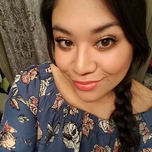 Meet your Posher, Clarisa