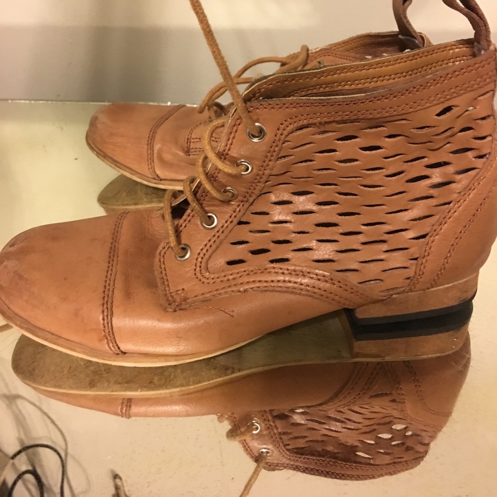 Ecote booties