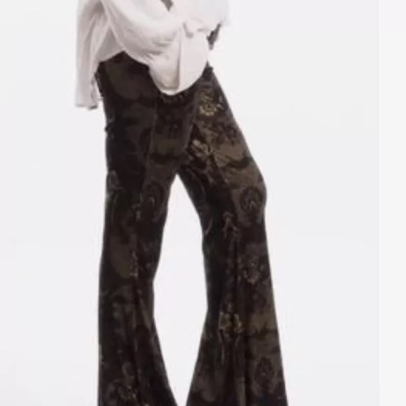 ๐Free People Maura Printed Velvet Flare - Picture 4 of 8