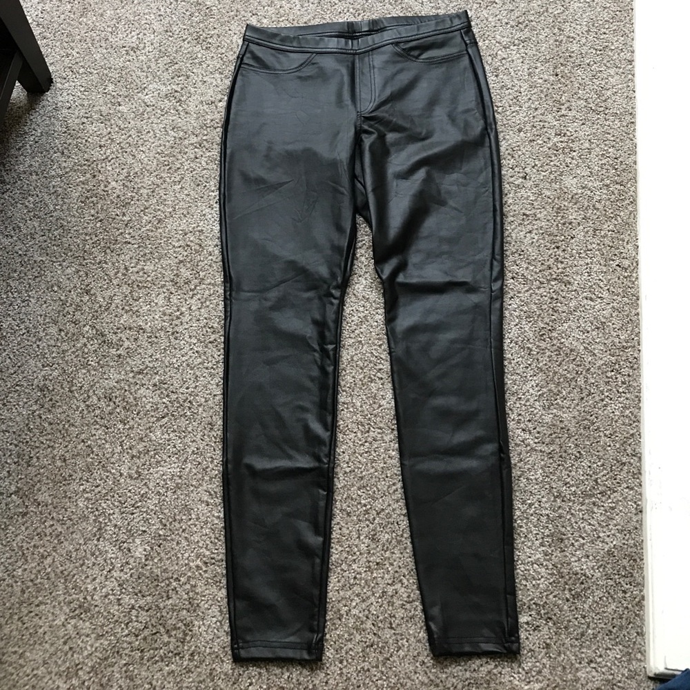 HUE faux leather leggings