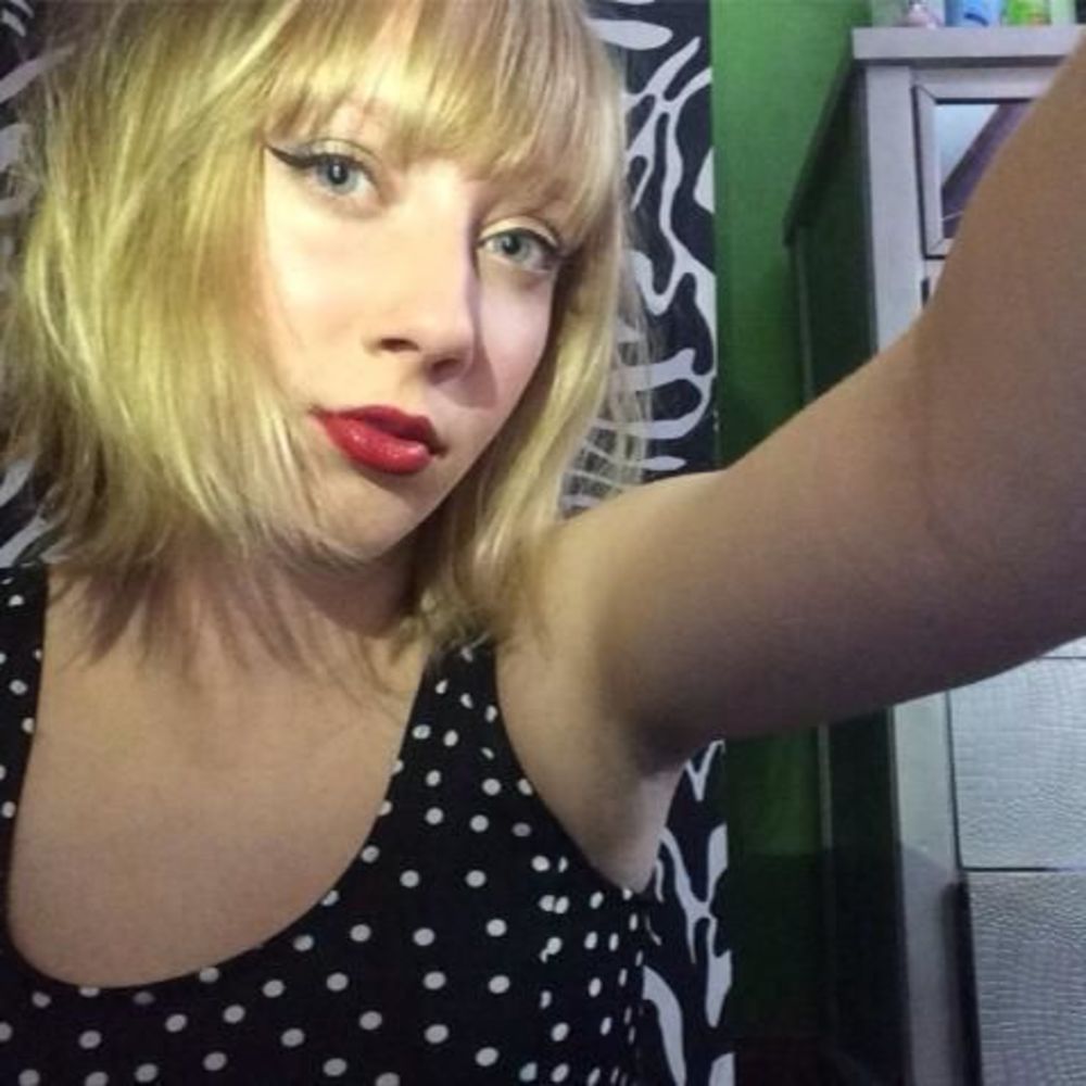 Meet your Posher, Julia