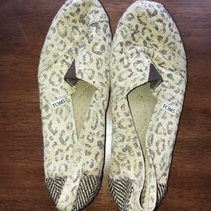 Authentic TOMS Shoes , "Snow Leopard" Size 10