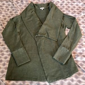 Splendid Sweater Size Medium