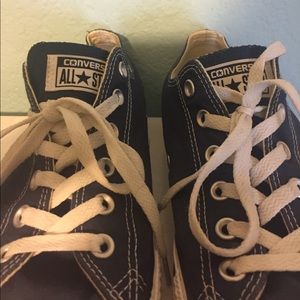 LOWEST PRICE: Blue Converse Low Tops