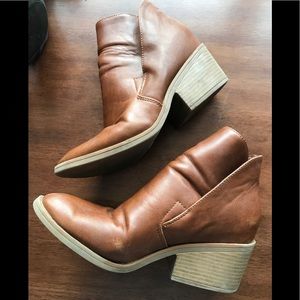 Cute Fall Winter Booties! Apt 9 Brown Leather 9.5