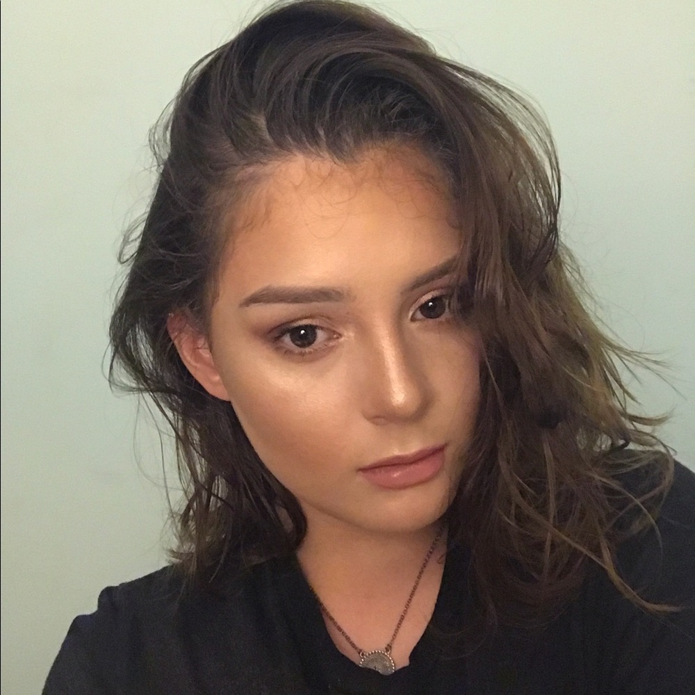 Meet your Posher, Anamaria