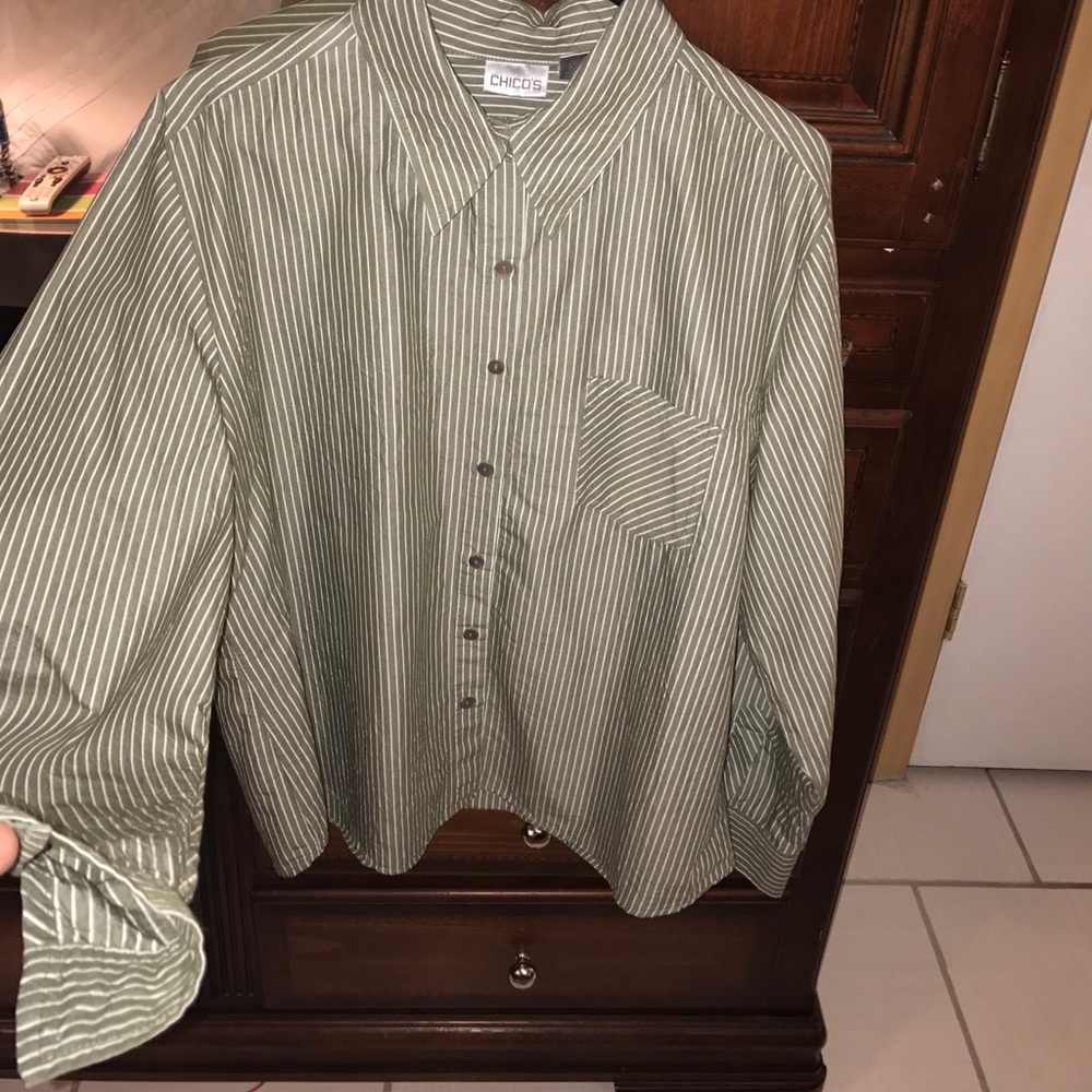 Gorgeous Chico button down