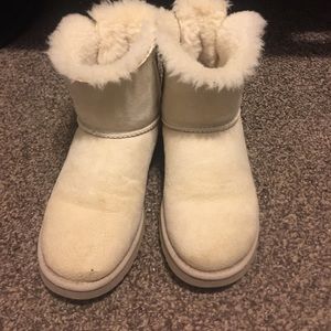 Ugg bow boots
