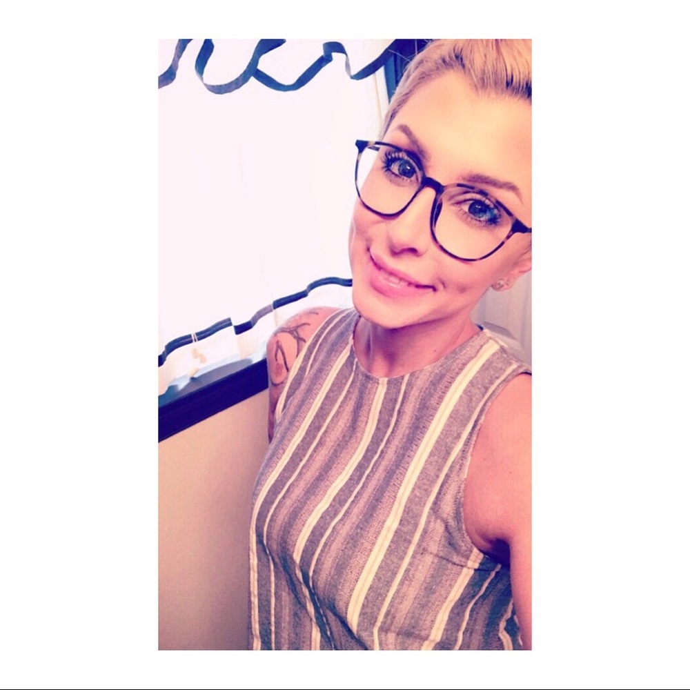 Meet your Posher, Corinne