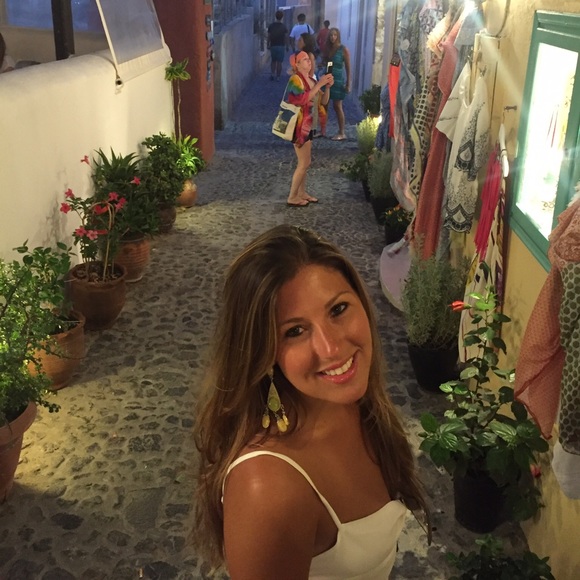 Meet your Posher, Amanda - Picture 1 of 1