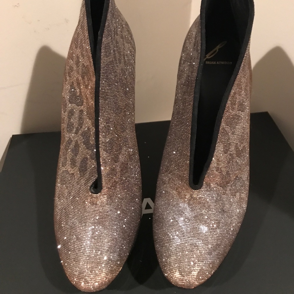 Platform shoe - Picture 2 of 3