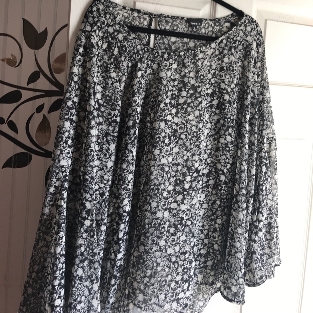 Flowered shirt from Torrid - Picture 1 of 1