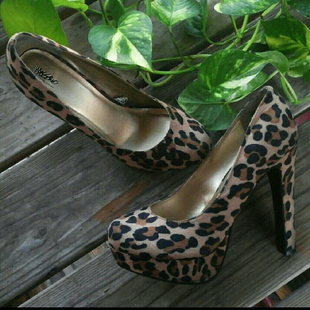 Mossimo leopard print heels