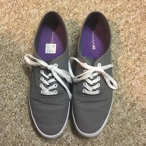 American Eagle Gray Sneakers Women's 10