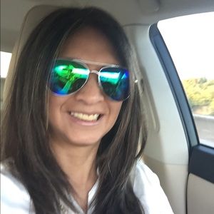 Meet your Posher, Alexandra