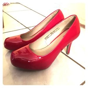 Size 8 Red Pumps