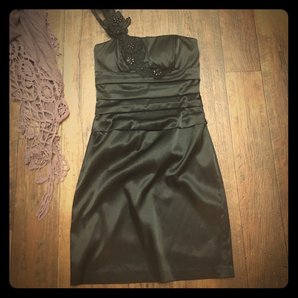 Black Formal Mini Dress 🖤🥂