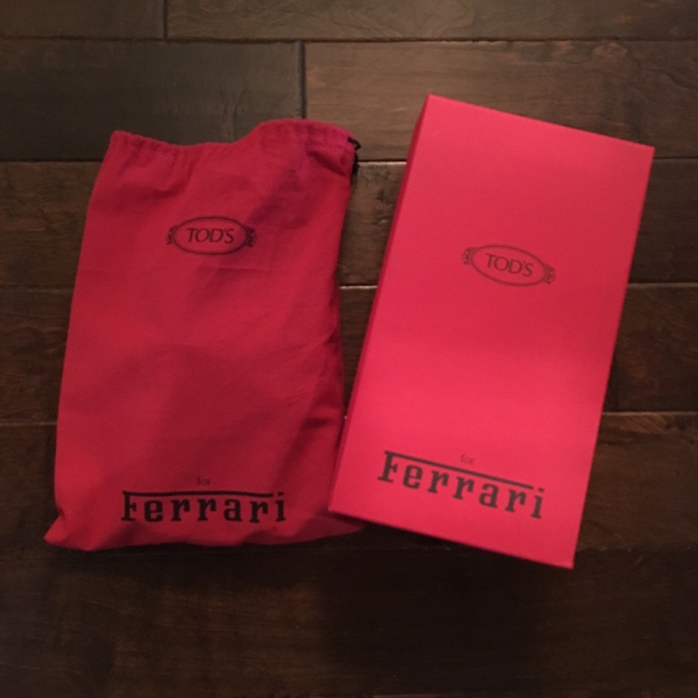 Men's size 10.5 TODS FOR FERRARI City Gommino