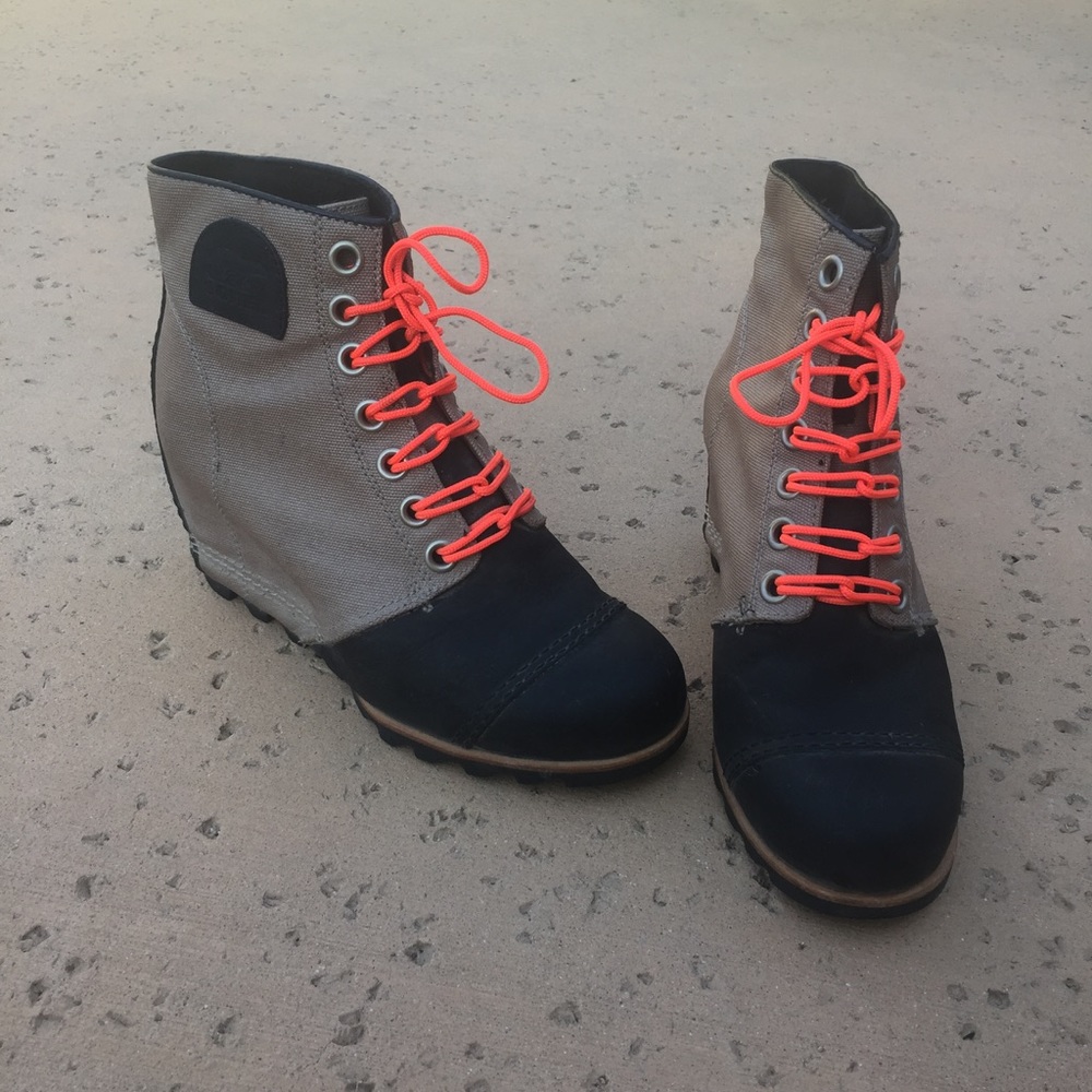 Sorel wedge boot