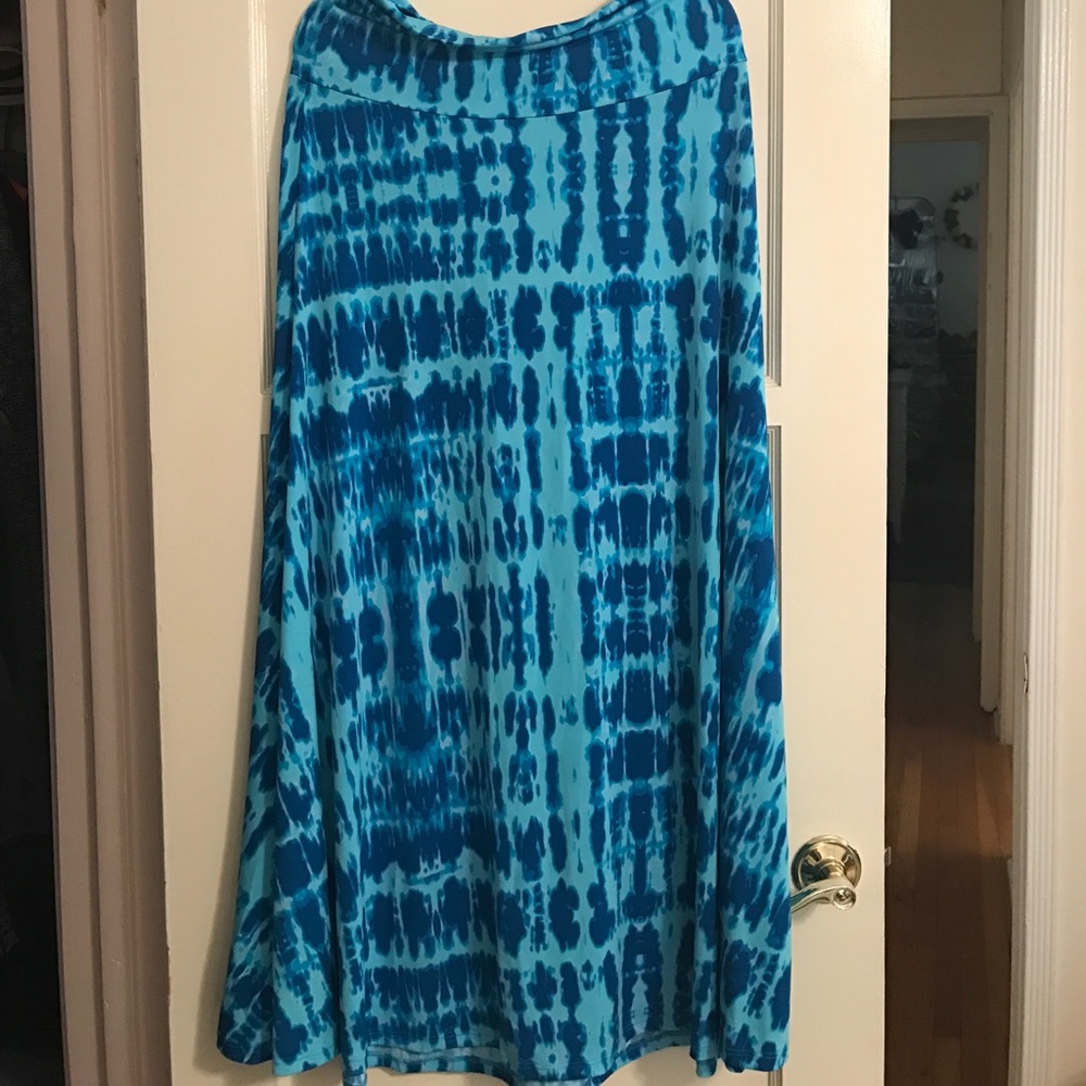 Never worn Maxi. LulaRoe. Medium. Tie dye cuteness