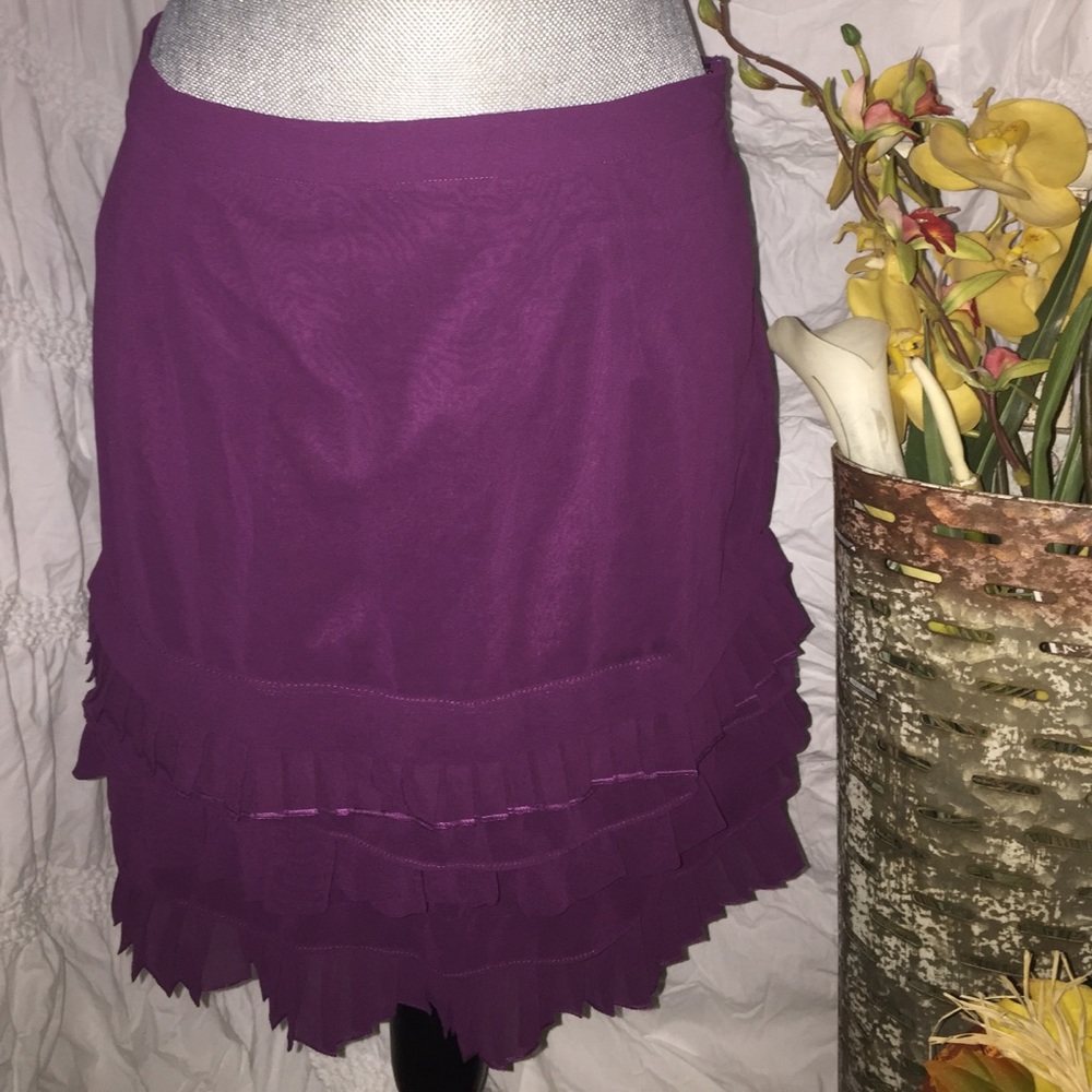 Love 21 bottom ruffle layers skirt w/zip side plum