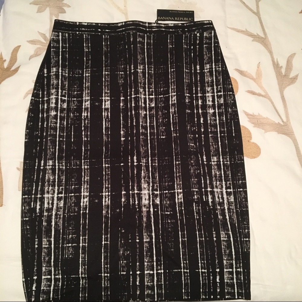 NWT Banana Republic Pencil Skirt