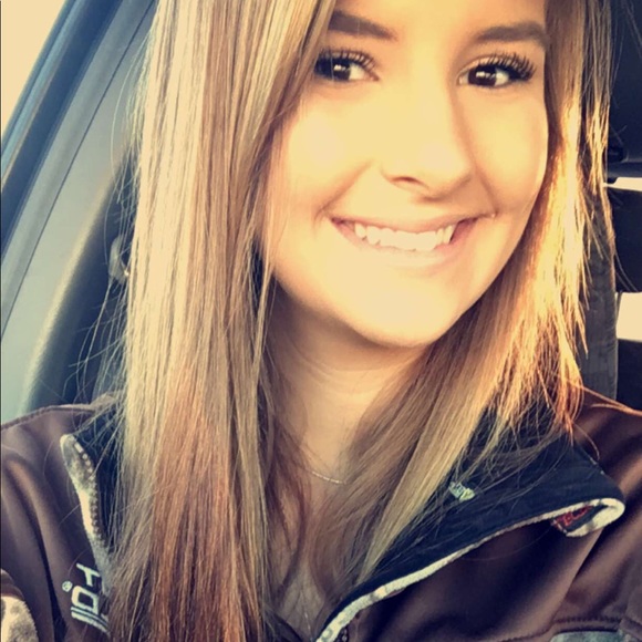 Meet your Posher, Alexis - Picture 1 of 1