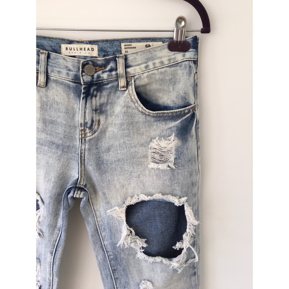 Destroyed jeans