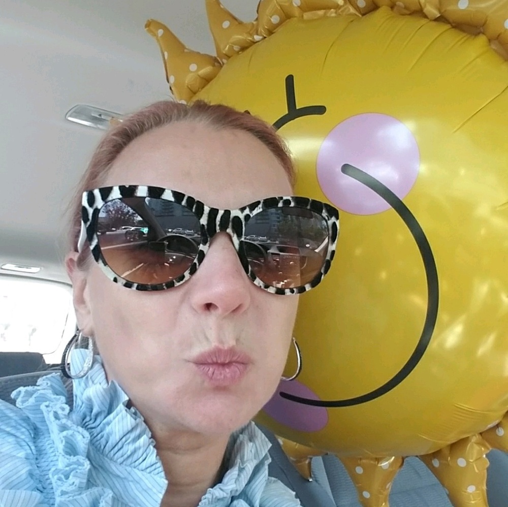 Meet your Posher, Robin