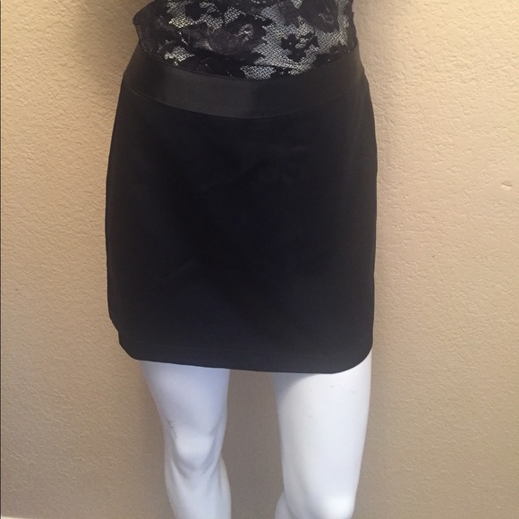 BCBGMaxAzria Dresses & Skirts - 💰 BCBG Satin Pencil Mini Party Club Skirt CuteA76