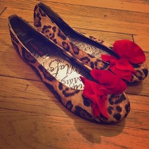 Material girl leopard flats with red bow!!