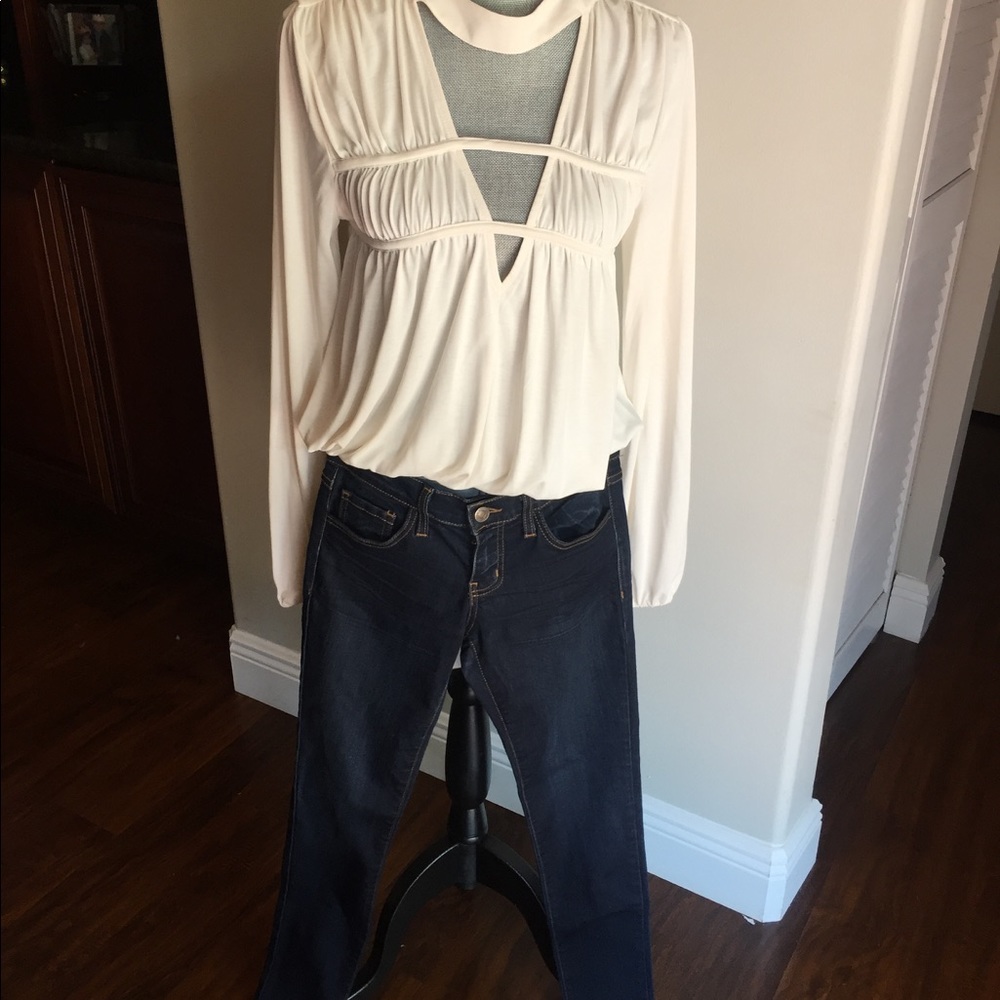 Gianni Bini cream colored shirt size small.