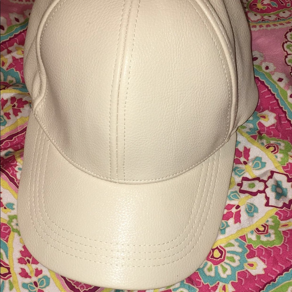 D&Y NEVER WORN PU LEATHER BASEBALL CAP