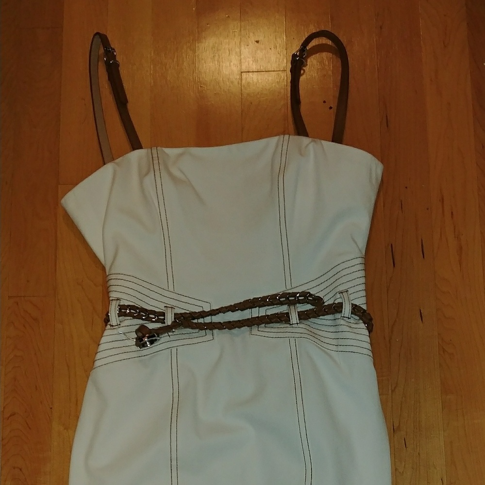 Cache white with brown stitching size 2