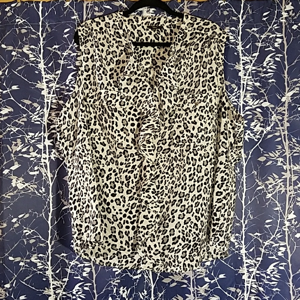3X Sleeveless Blouse White w/ Black & Grey Leopard