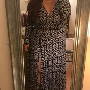 Maxi casual/formal dress with high slit size 2x