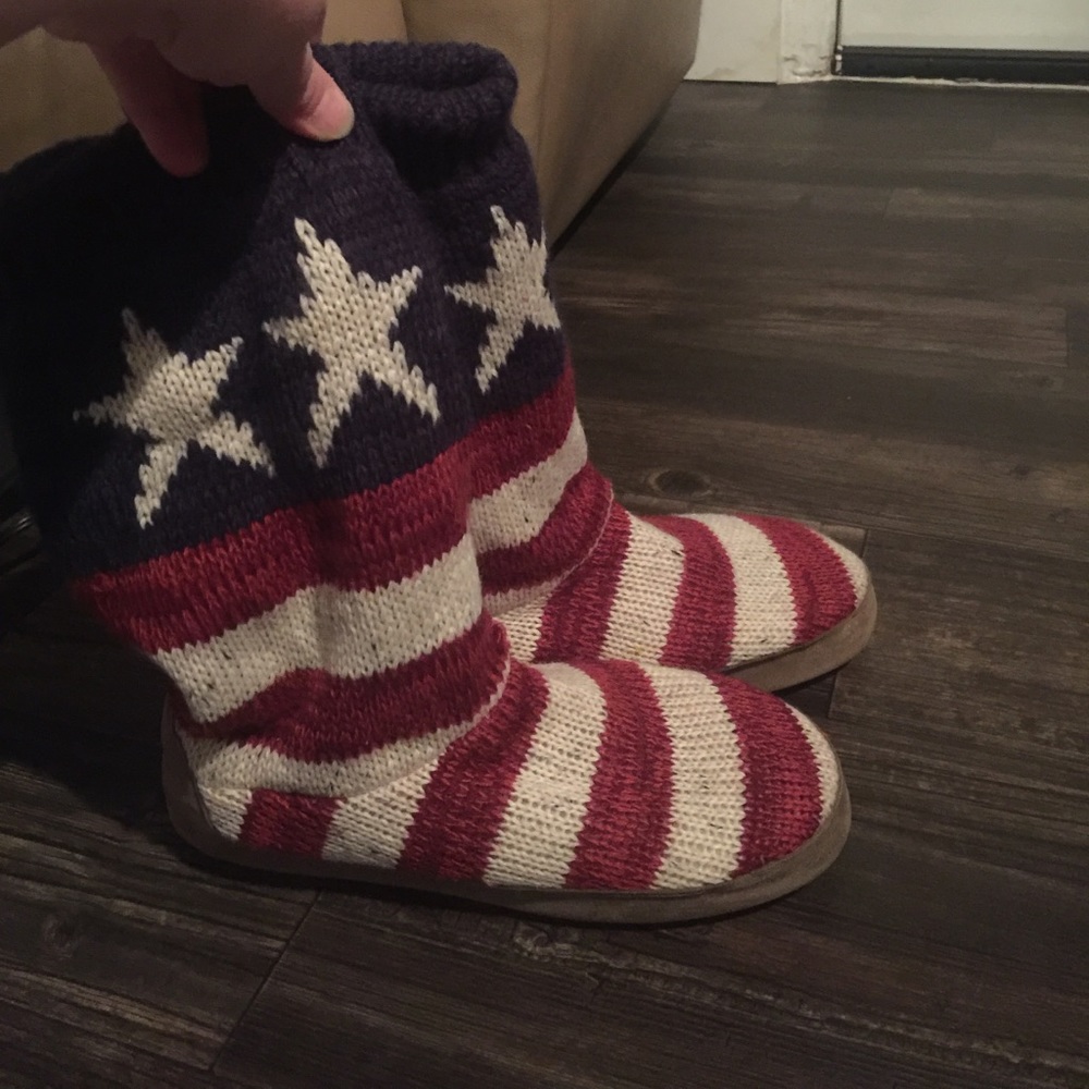 Muk Luks Americana Flag ladies slippers