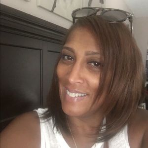 Meet your Posher, Liz