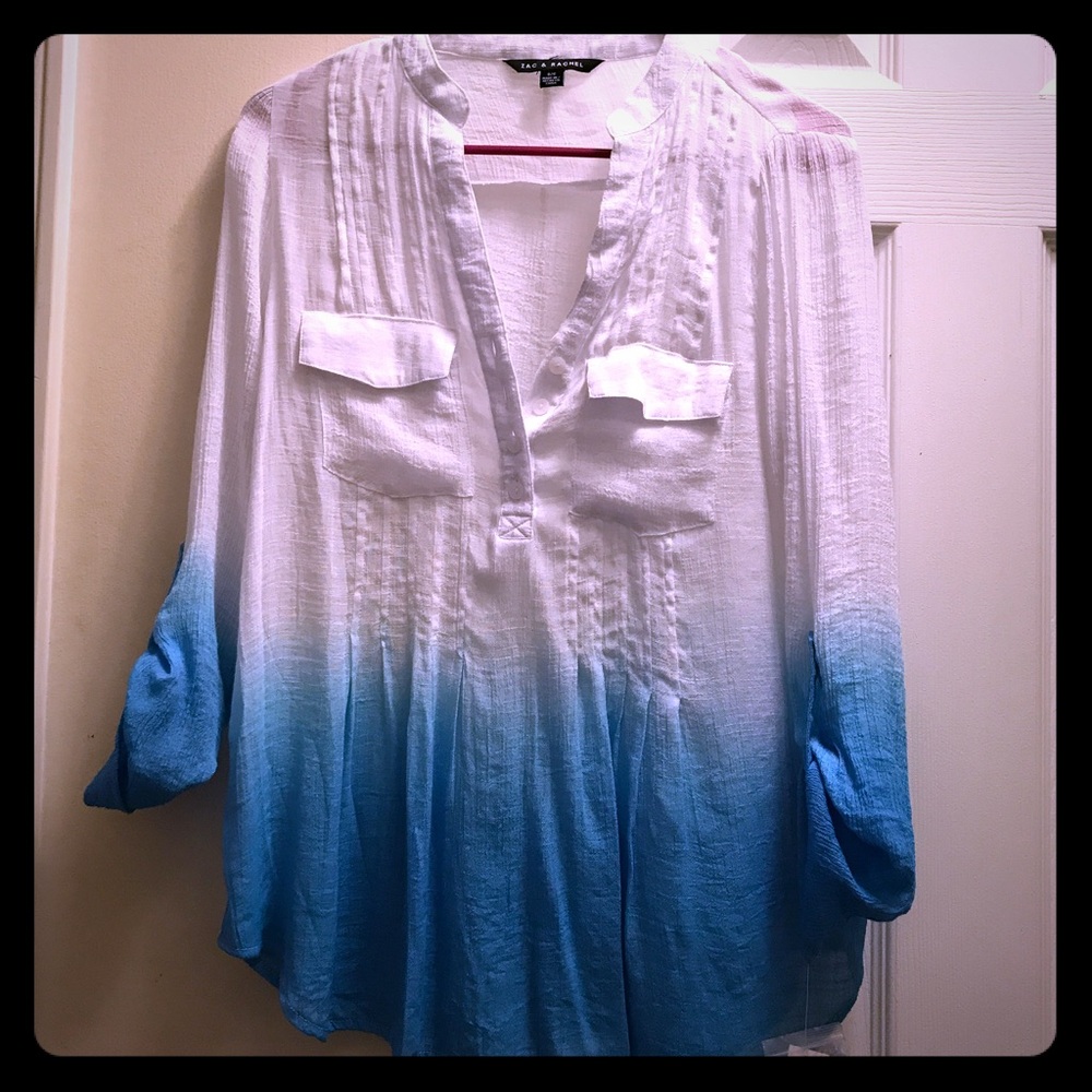*NEW* Cute blue/white button shirt!