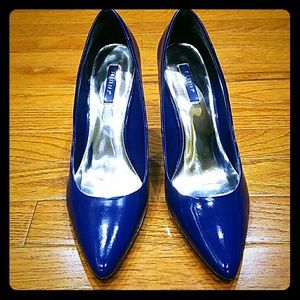Fioni blue pumps