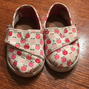 🍎BABY TOMS🍎
