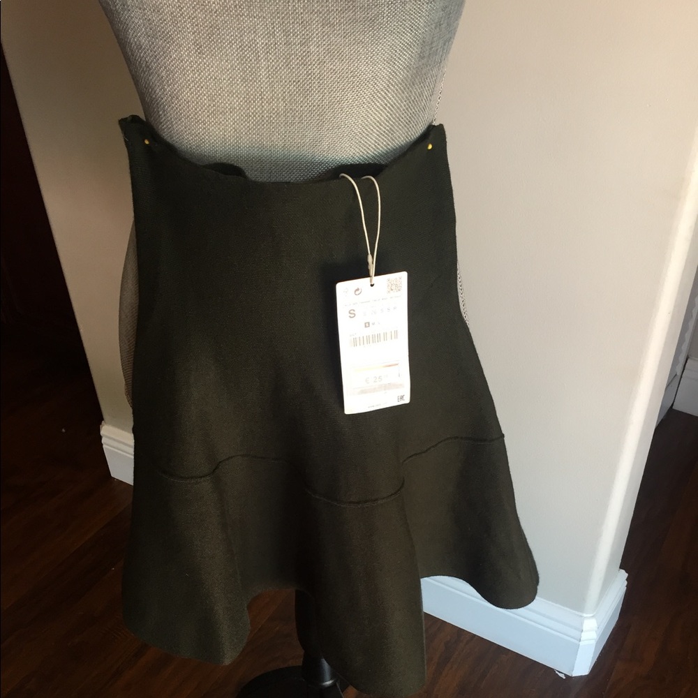 Sweater material fitted high waisted skirt