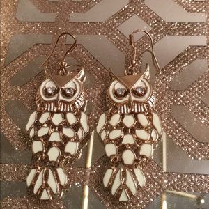 CHIC MINTY-GREEN OWL EARRINGS