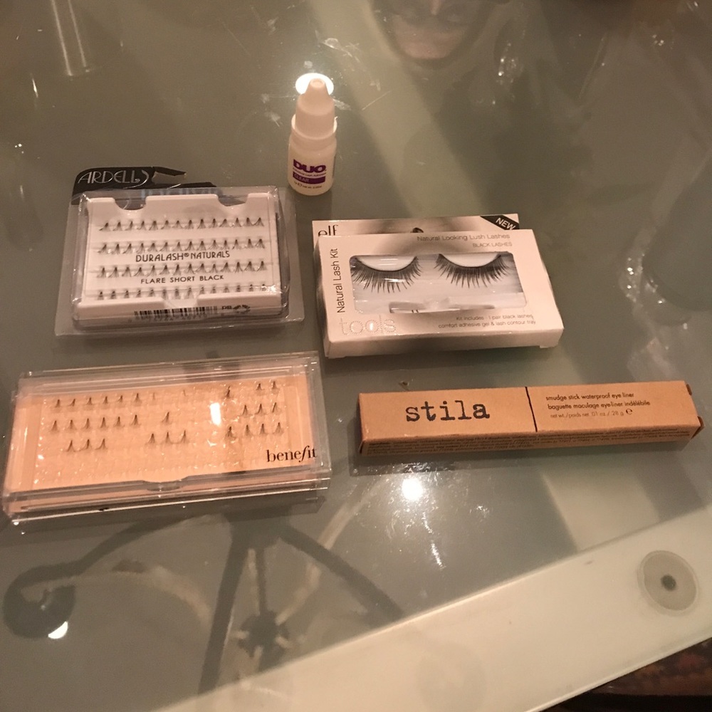 Beauty bundle! Eyelashes, glue and eyeliner.