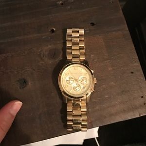 Beautiful gold michael kors watch!
