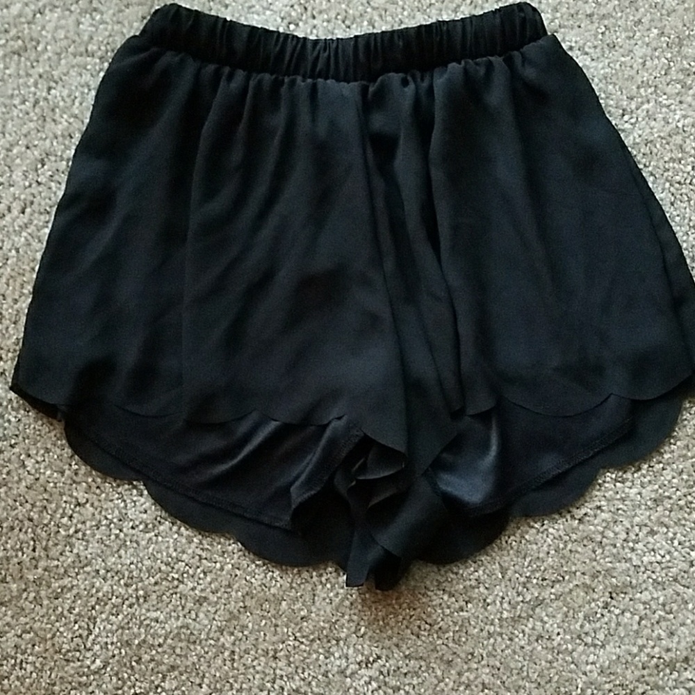 Shorts - Picture 3 of 3