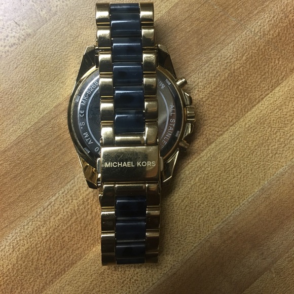 MK watch - Picture 2 of 3